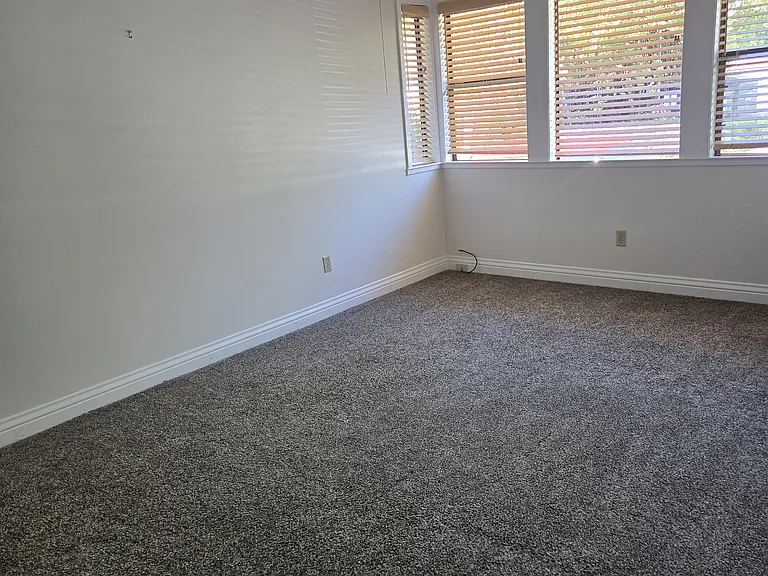 1428 Park Ave — Photo 18