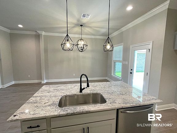 3rd image of 1570 Fenton Cir