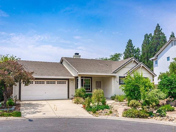 2nd image of 28 Feather River Ct