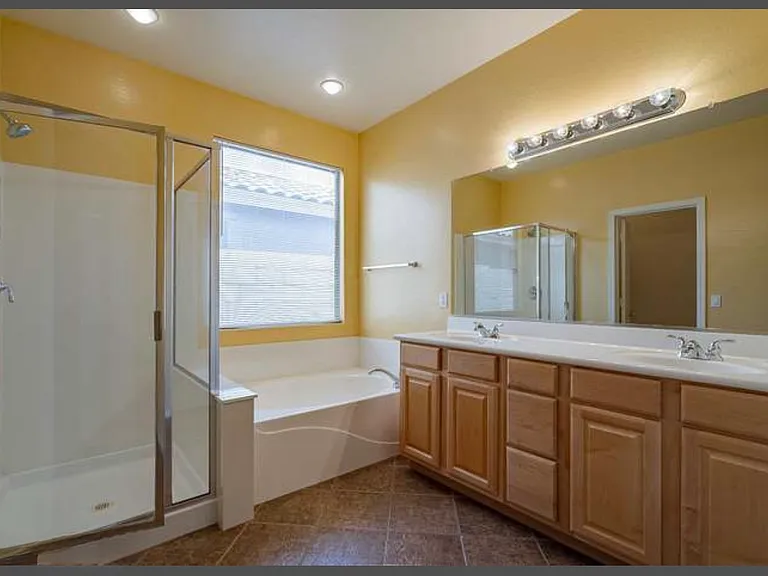 201 W Roadrunner Dr — Photo 16