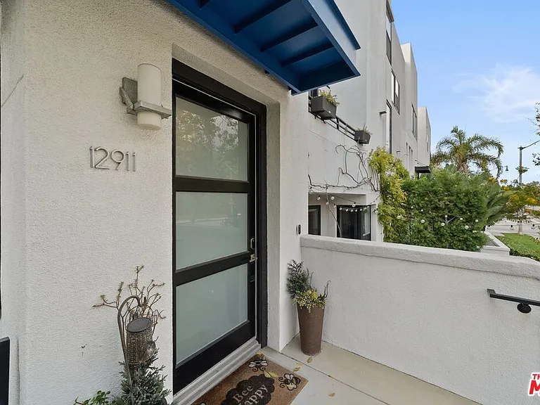 12911 Bluff Creek Dr — Photo 3