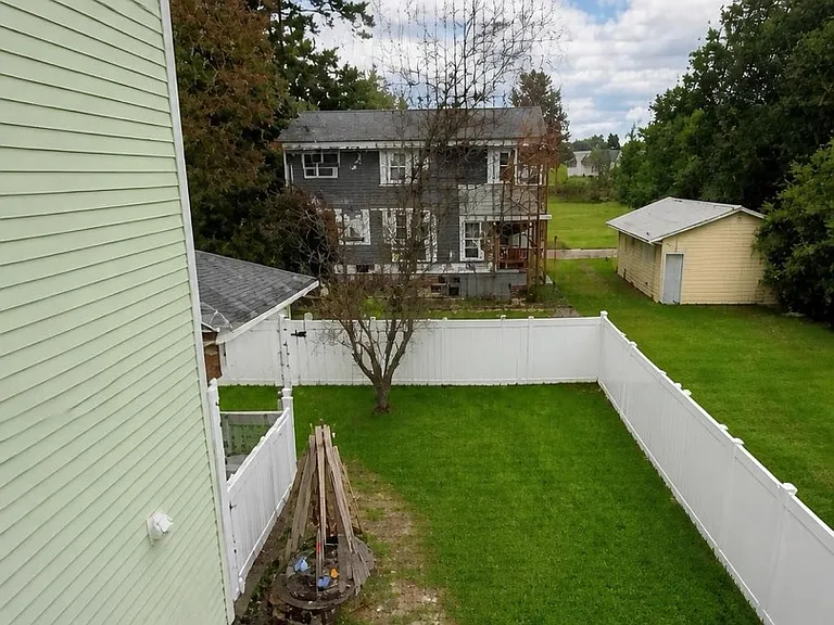 35 Simpson St #2 — Photo 9