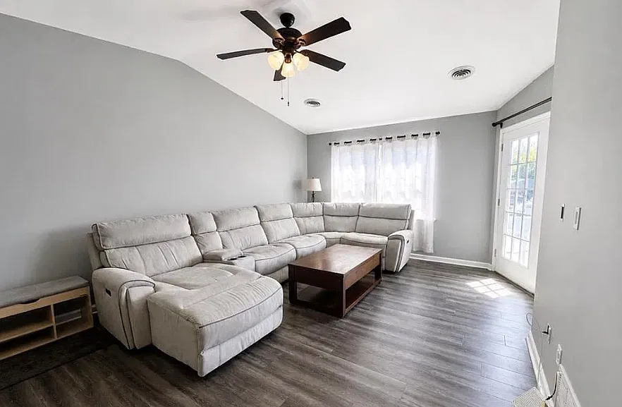 2 bed, 1134 sqft, $1,917 — Photo 3
