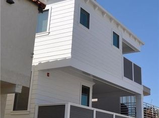 228 16th Pl, Manhattan Beach, CA 90266