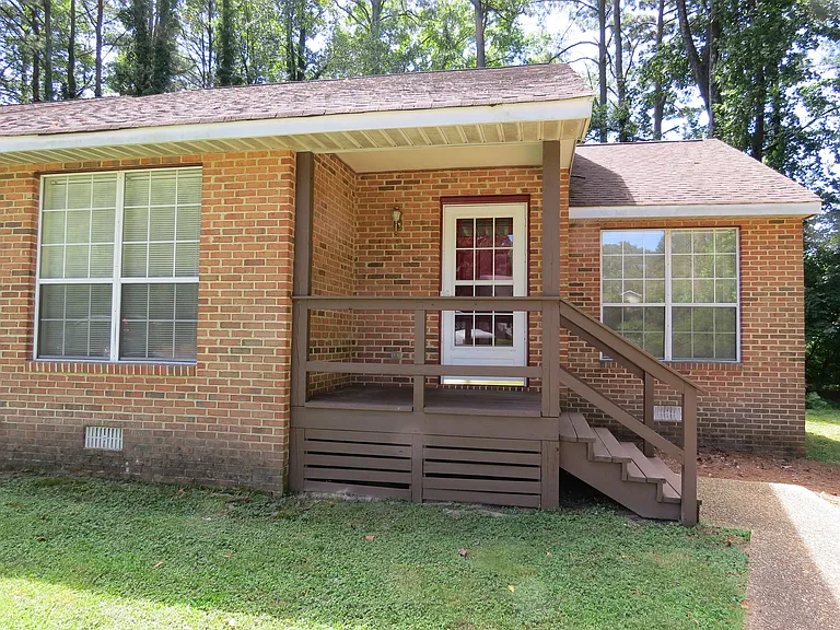 131 King Henry Way — Photo 3
