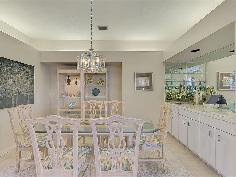 549 Fallbrook Dr — Photo 42