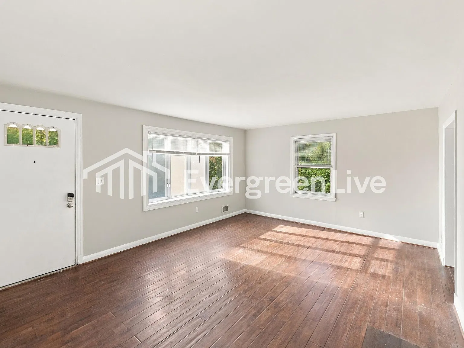 4 bed, 1.5 bath, 1287 sqft, $2,295 — Photo 4