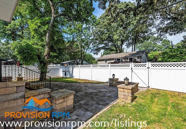 618 Cypress Ln — Photo 32