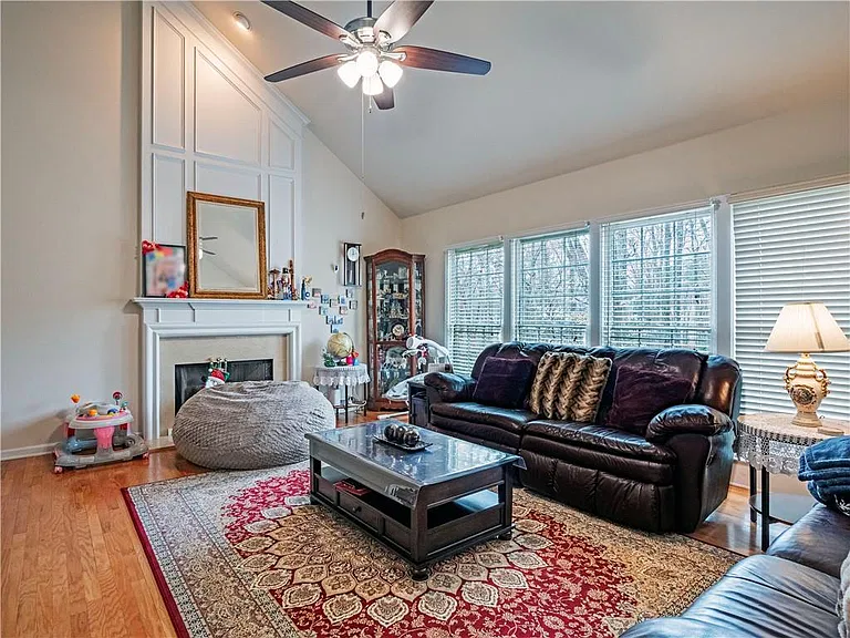 10910 Chatburn Way — Photo 15