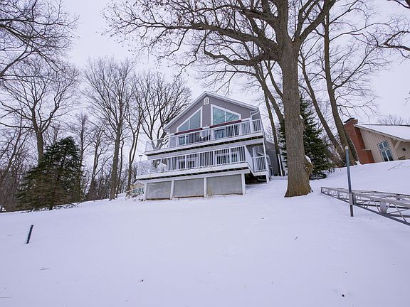 3rd image of 5739 County Road 11 NE