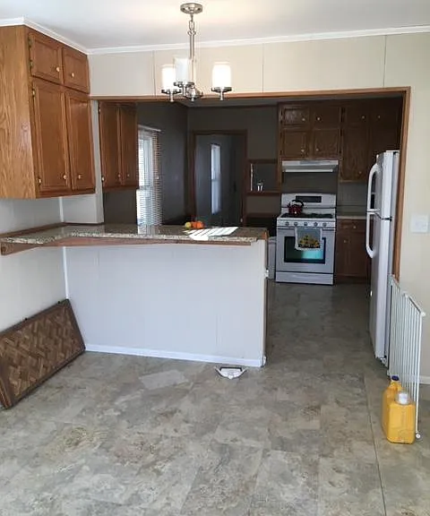 4914 W 2nd St — Photo 14