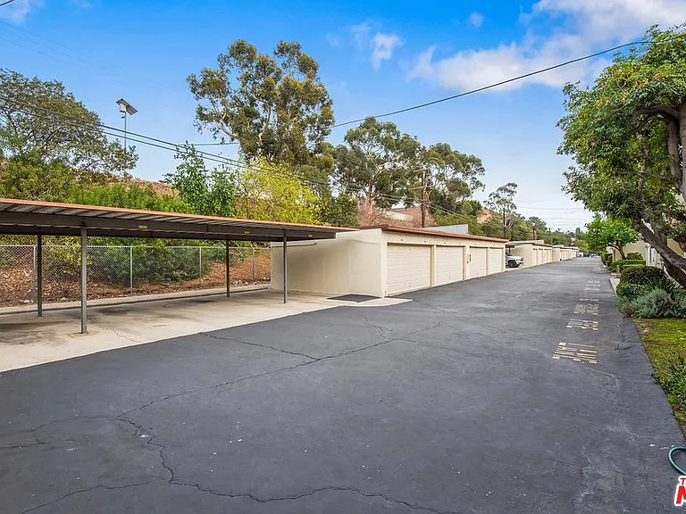 4137 Perlita Ave #B — Photo 12