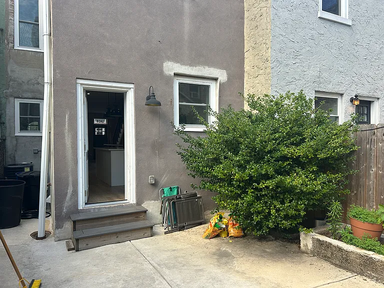 1810 Tasker St — Photo 13