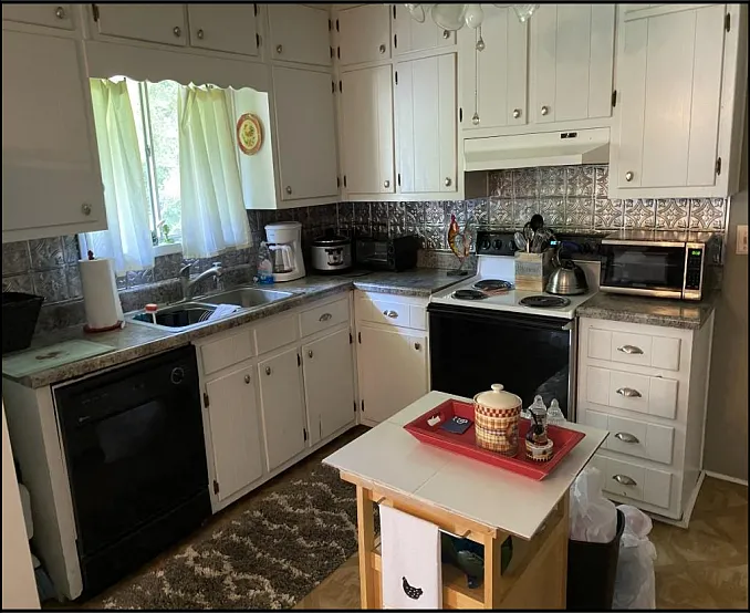 Family Home in Riverdale — Photo 3