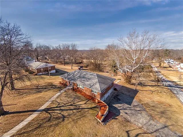 9833 Bellefontaine Rd photo 1