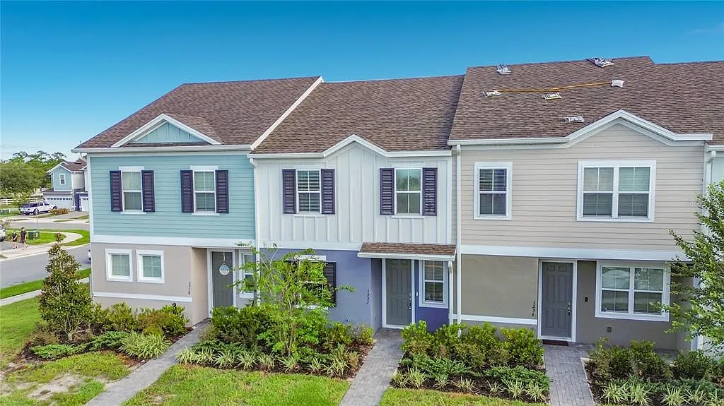 4 bed, 3.5 bath, 1786 sqft, $2,395 — Photo 2