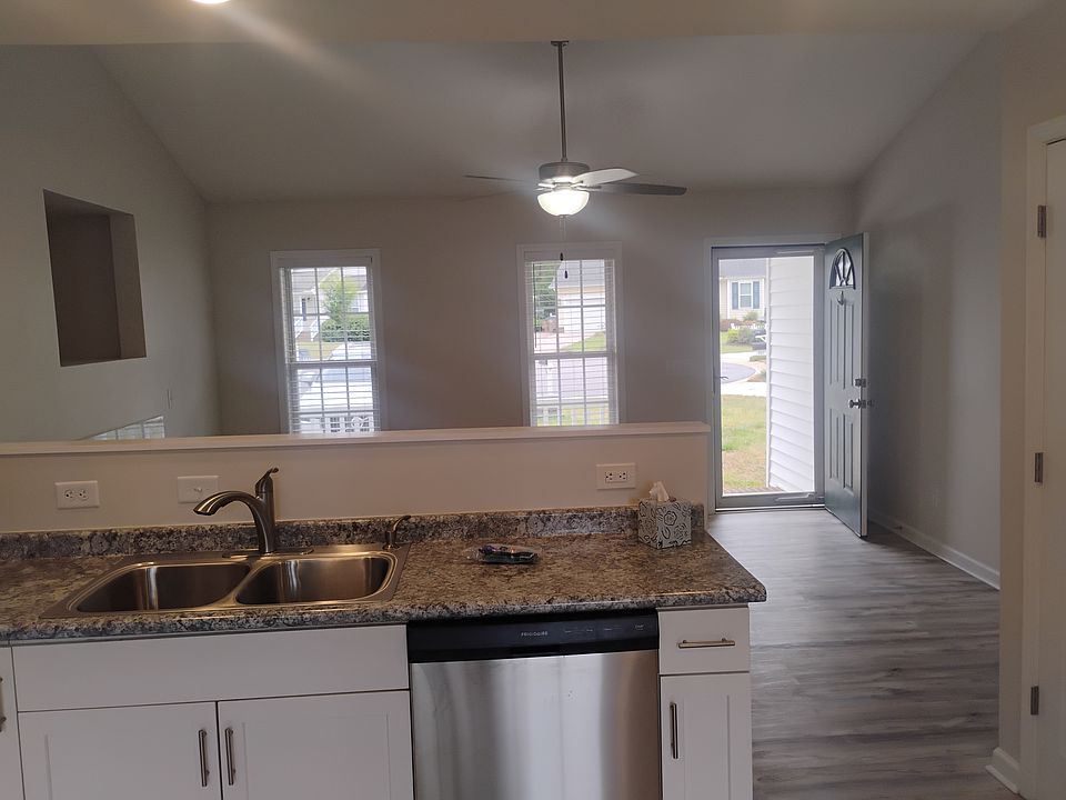 1st image of 405 Groveton Trl