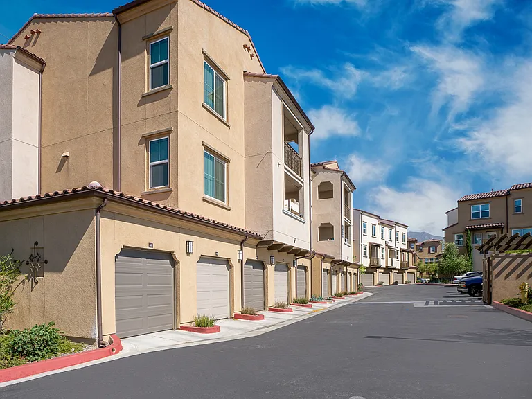 Arrow Vista Village — Photo 6
