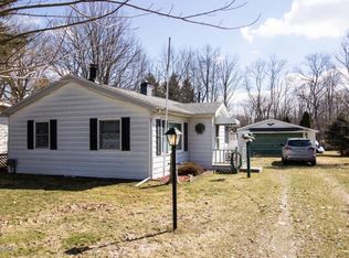 46123 Lakeview Dr, Decatur, MI 49045