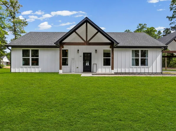 141 Summer Pl, Livingston, TX 77351
