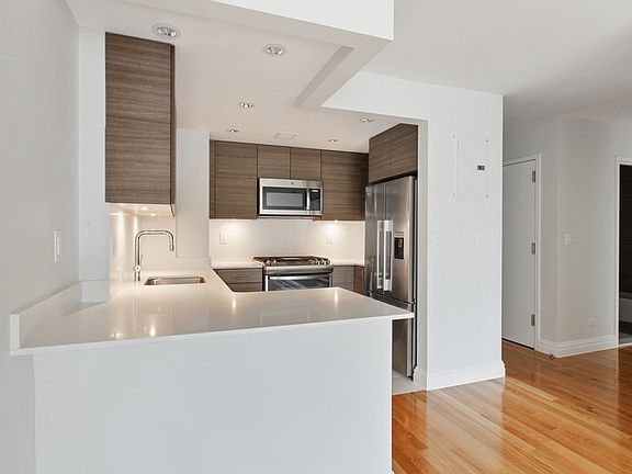 5th image of 360 E 65th St APT 16b