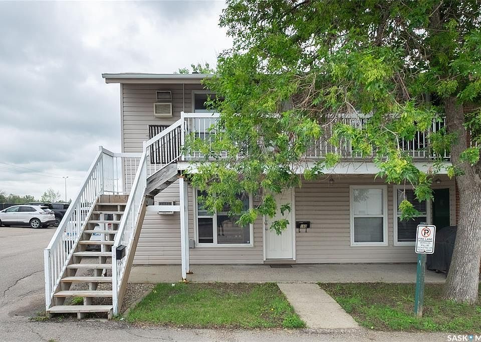 1st image of 160 Gore Pl #162
