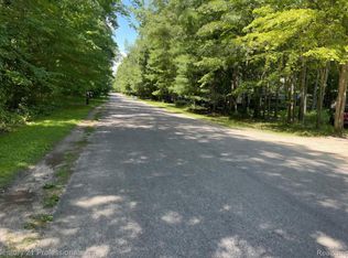 789 Redwine Dr, Houghton Lake, MI