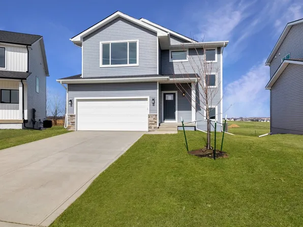 16671 Mill Pond Dr, Urbandale, IA 50323