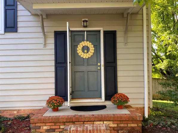 1039 Meadowlark Dr, Harrisonburg, VA 22802