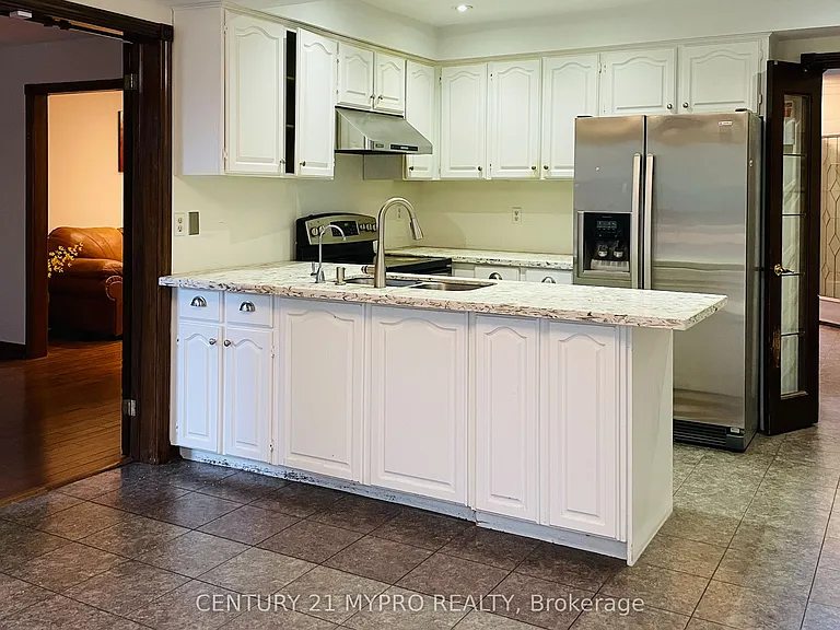 575 Lombardy Ave #MAIN — Photo 6