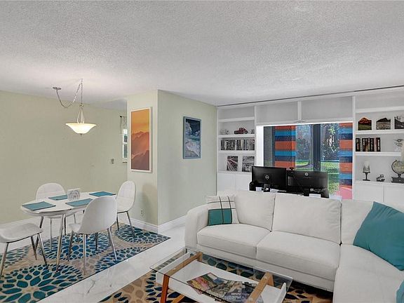 4th image of 2350 NE 14th Street Causeway #111