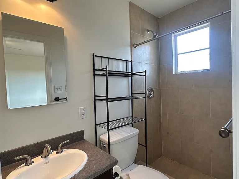 2942 W Butler Dr — Photo 9