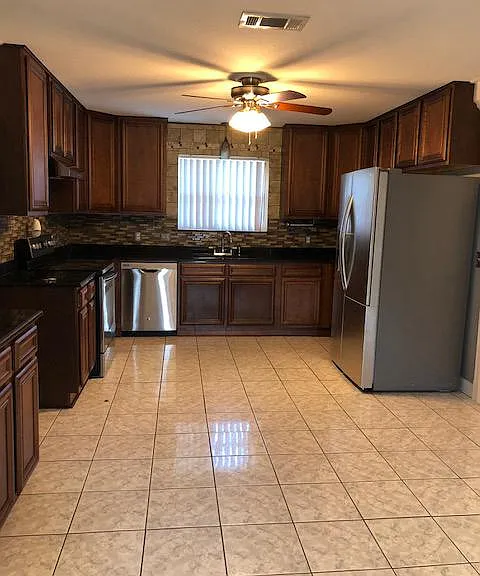 320 S 73rd Ave — Photo 8