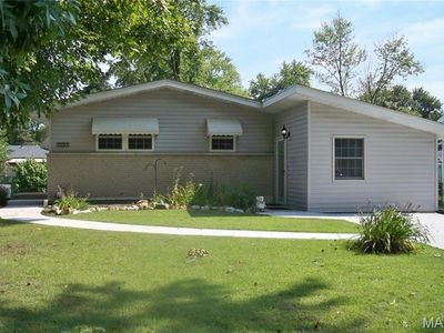 607 Holiday Ave, Hazelwood, MO, 63042