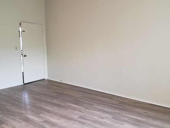 4th image of 1021 W Clark Ave APT G