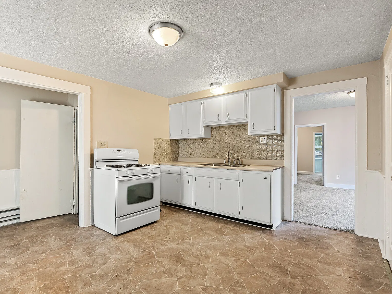 2 bed, 1150 sqft, $1,525 — Photo 2