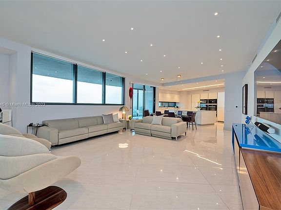 3rd image of 18555 Collins Ave #3400