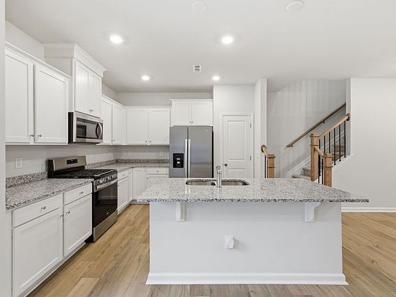 Hemingway 6 - Plenty of Storage Prep Space in this Kitchen