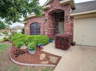 201 Rawhide St, Waxahachie, TX 75165