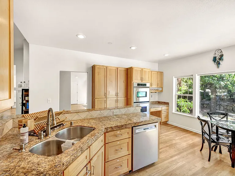 14220 W Windriver Ln — Photo 11