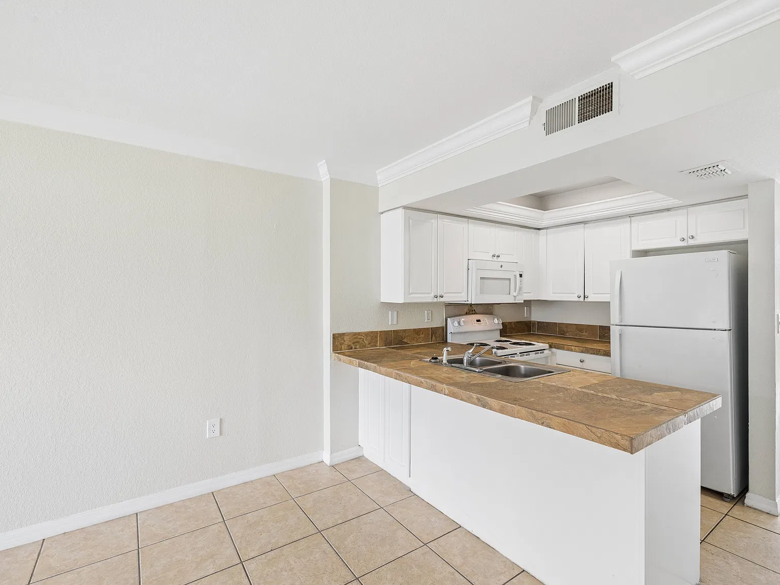 The Cove at 2950 — Photo 1