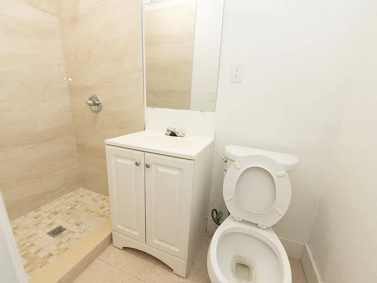 205 NW 33rd Ave — Photo 7