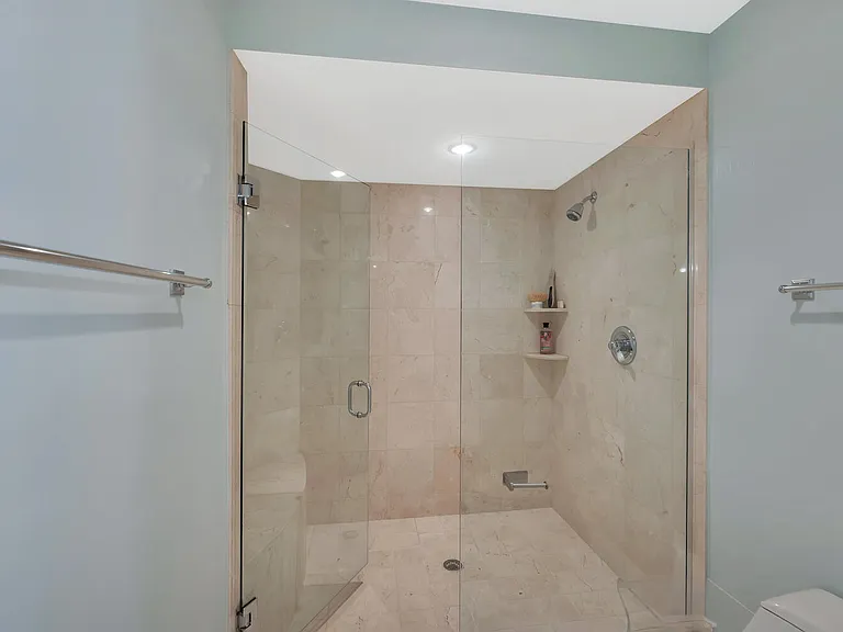 325 3rd St S #6 — Photo 19