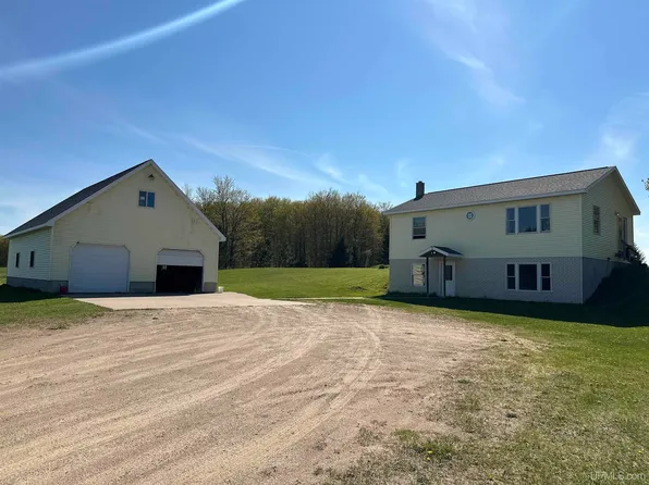 5583 Hallstrom Rd, Rumely, MI 49826