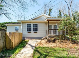 23 Rosebud Ln, Hendersonville, NC 28739