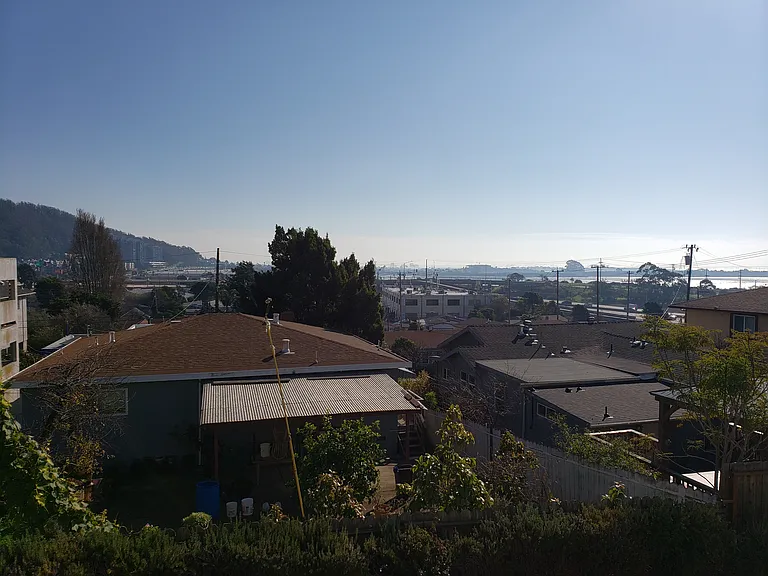 Sunset Vista Apartments — Photo 48