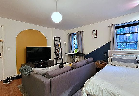 3rd image of 163 Lafayette Ave APT 1
