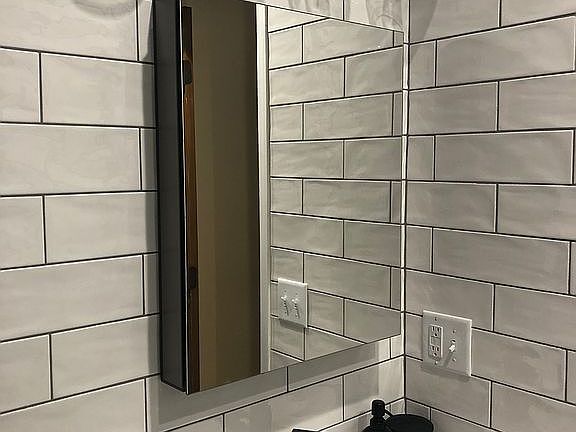 5th image of 827 Washington St APT 1A
