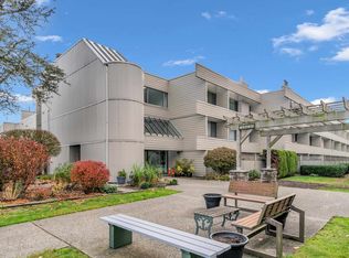 15282 19th Ave #110, Surrey, BC V4A 1X6