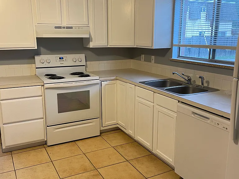 111 Valentine Ln #2 — Photo 3